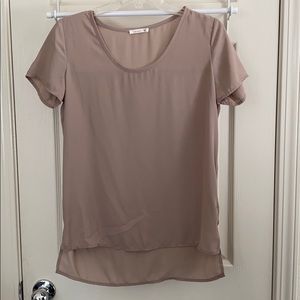 NWOT Soprano Taupe Flowy Top